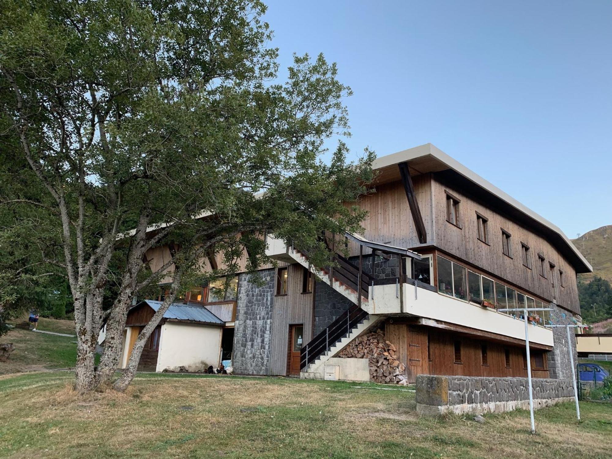 Auberge De Jeunesse Hi Le Mont-Dore Buitenkant foto