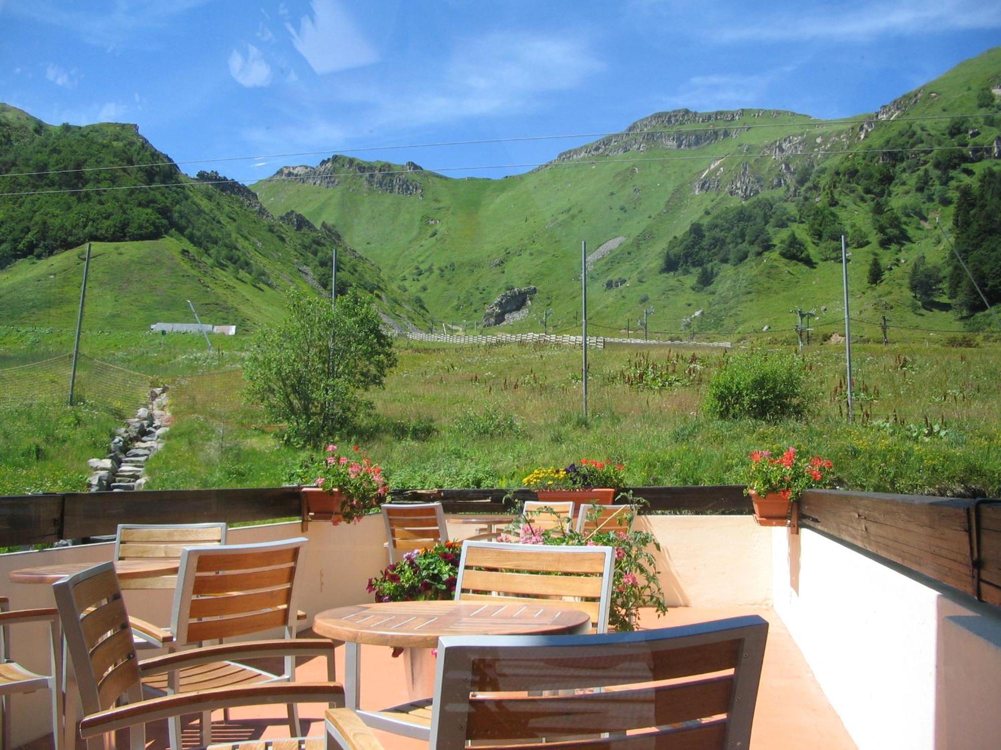 Auberge De Jeunesse Hi Le Mont-Dore Buitenkant foto